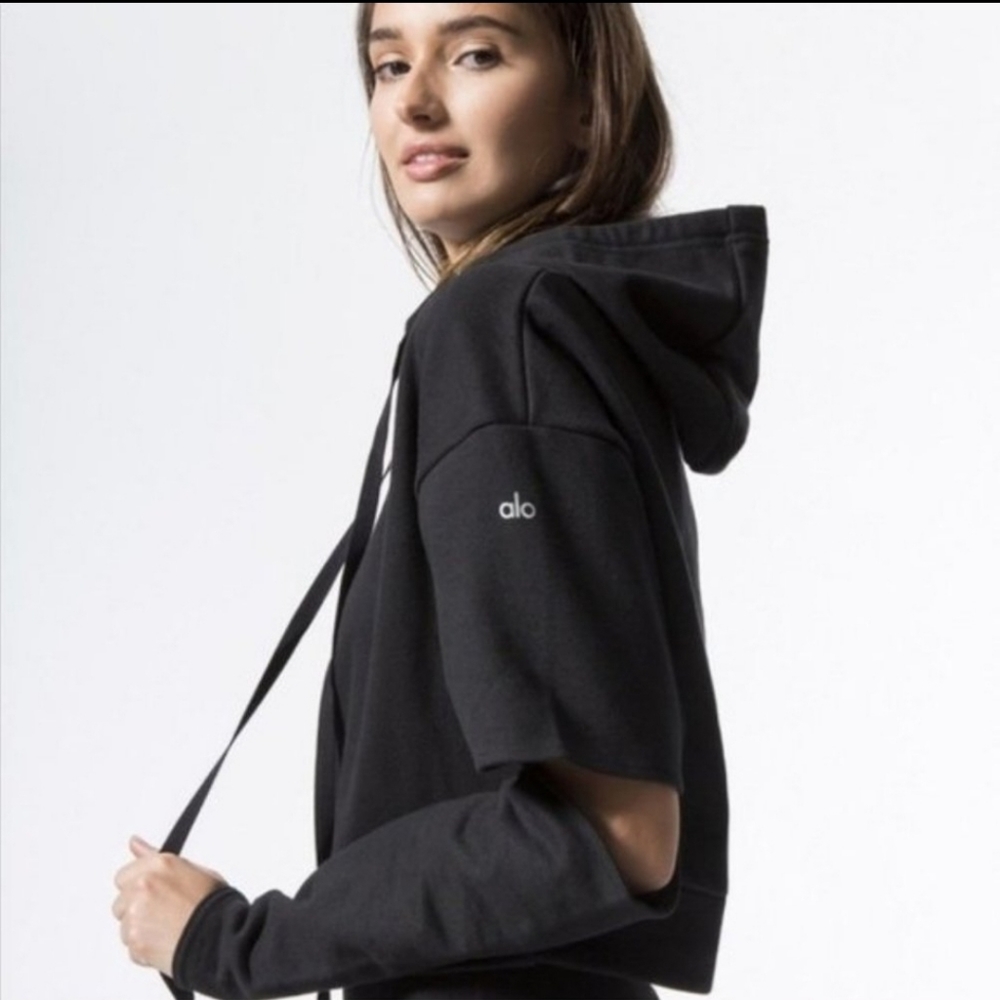 Alo Yoga Peak Cut Out Sleeve Black Cropped Hoodie Size Medium